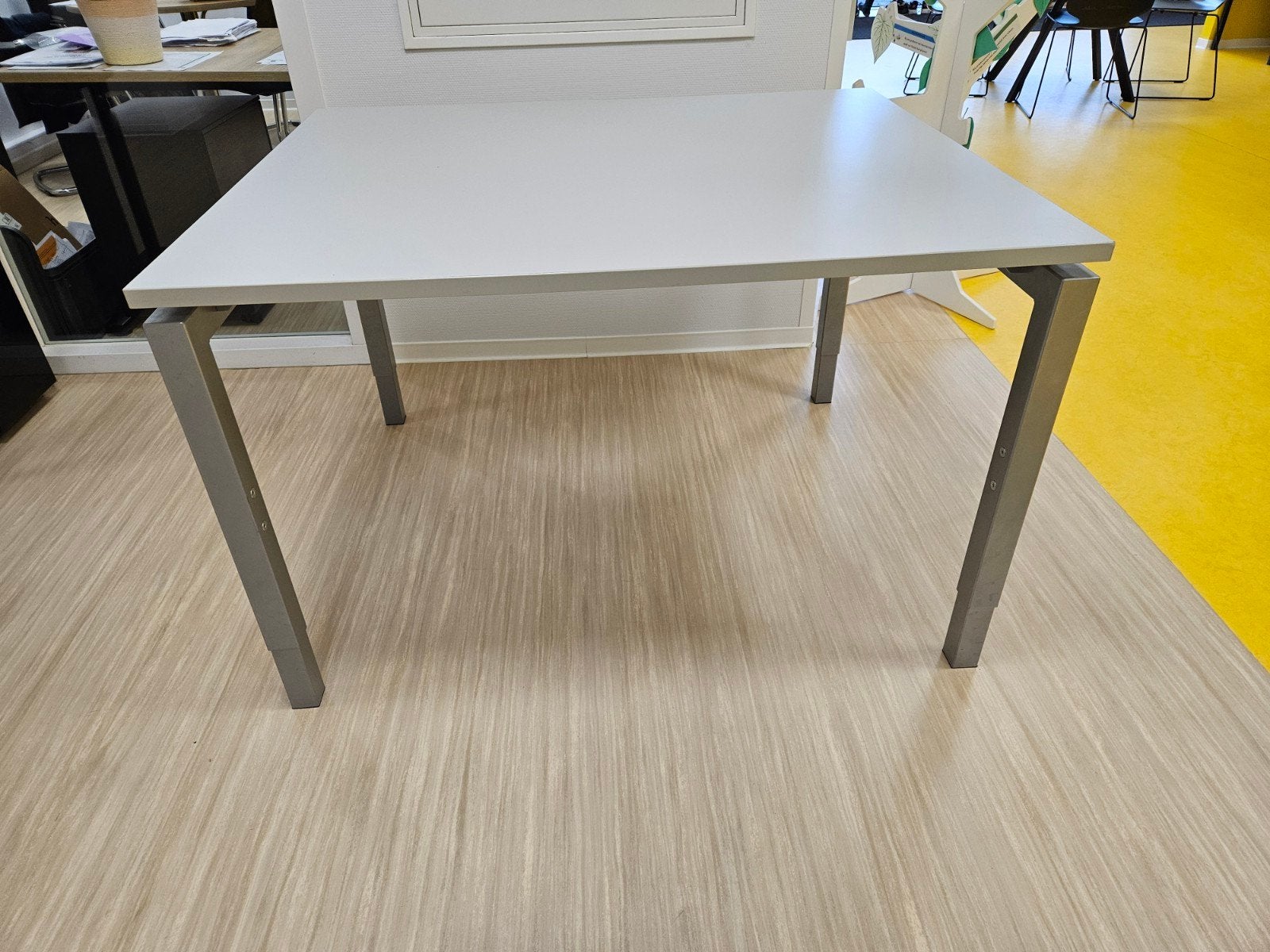 Kantoortafel, kantinetafel 100x120, grijs blad, Ophalen, 100 tot 150 cm, 50 tot 100 cm, Zo goed als nieuw