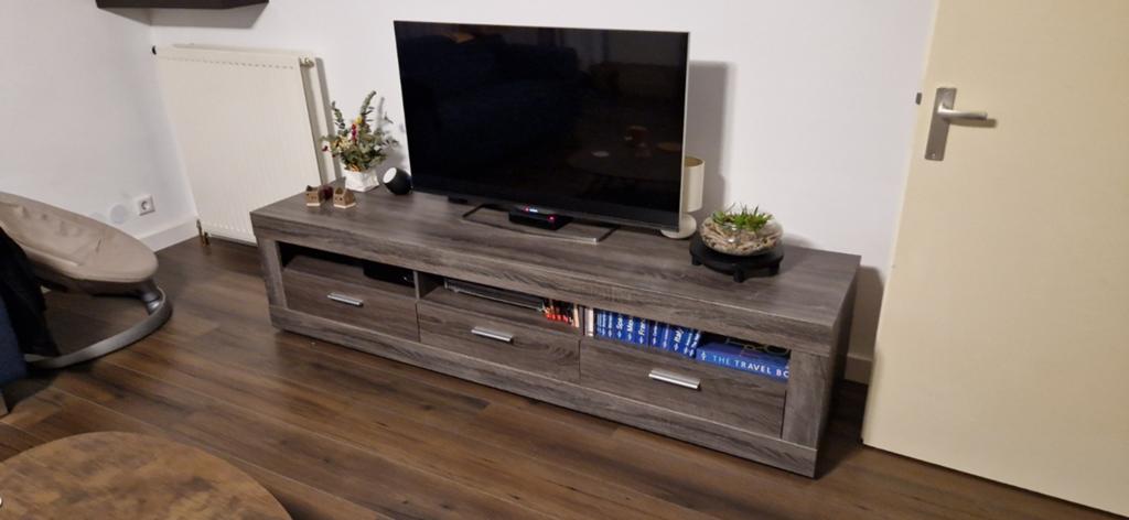Modern TV-meubel met lades en open vakken - 210x50x40 cm, Huis en Inrichting, Kasten | Televisiemeubels, Ophalen, Zo goed als nieuw