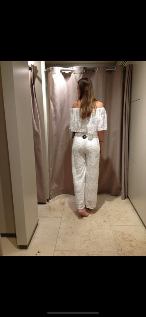 Prachtig kanten Locyvi setje broek + off shoulder top mt S, Wit, Nieuw, Ophalen of Verzenden, Maat 36 (S)