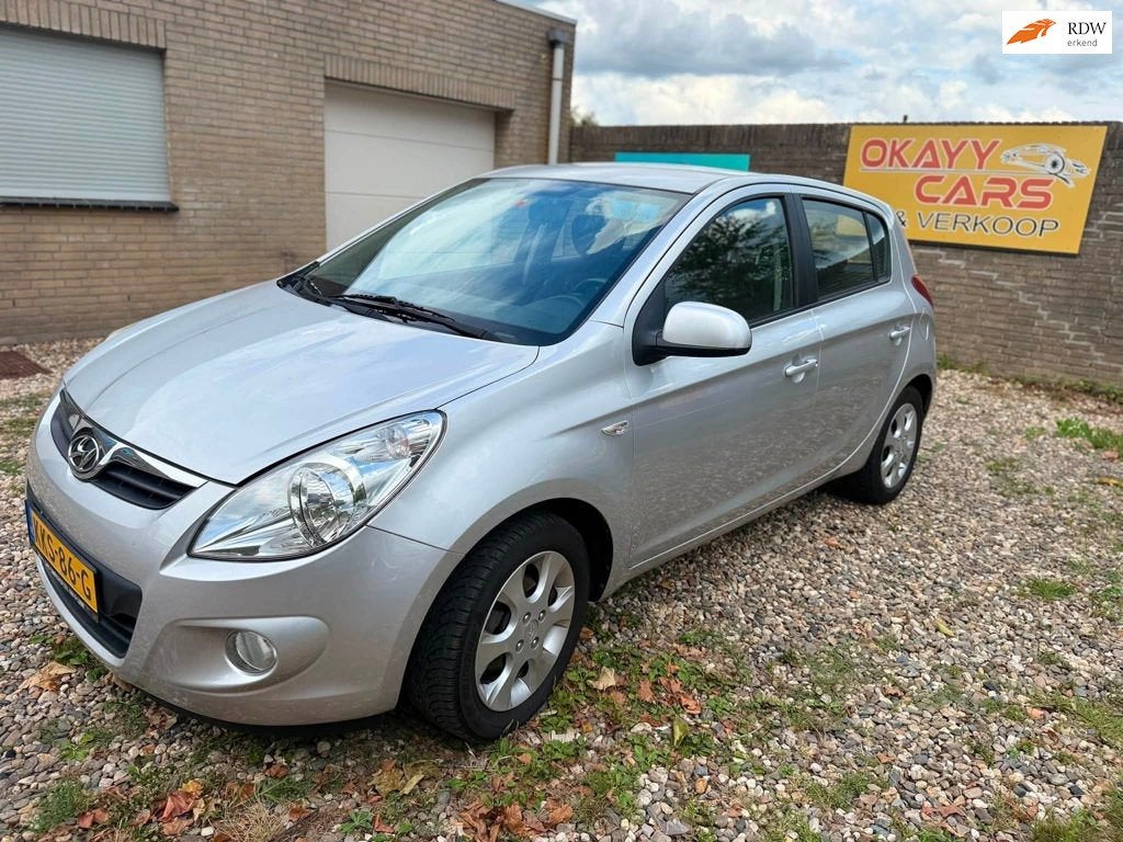 Hyundai I20 1.4i i-Catcher Automaat 2009, Auto's, Voorwielaandrijving, Gebruikt, 4 cilinders, 1396 cc