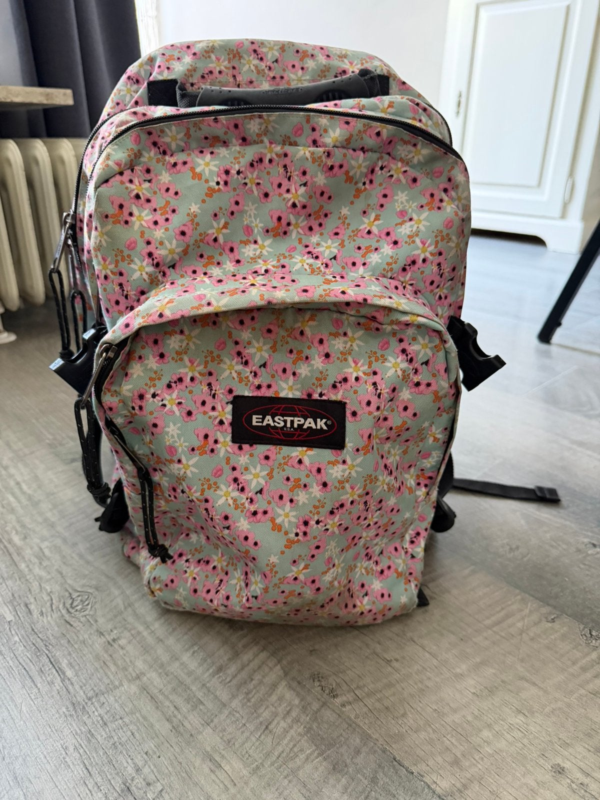 Eastpack rugtas met bloemenprint, Sieraden, Tassen en Uiterlijk, Tassen | Schooltassen, Gebruikt, Overige kleuren, Rugtas, 40 tot 50 cm