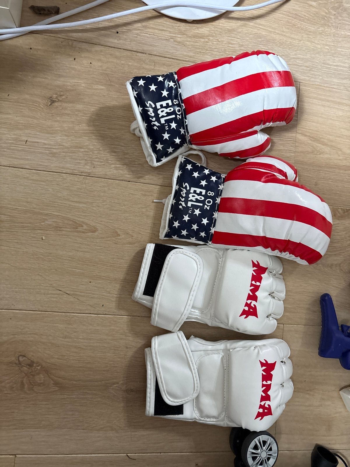 Vechtsport handschoenen: Boksen en MMA, Ophalen, Gebruikt, Overige, Vechtsportbescherming