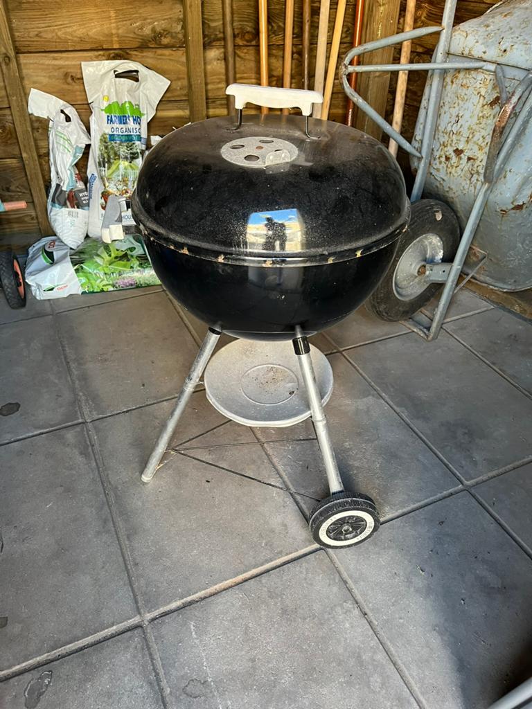 BBQ Houtskool met accessoires en starter, Ophalen of Verzenden, Gebruikt
