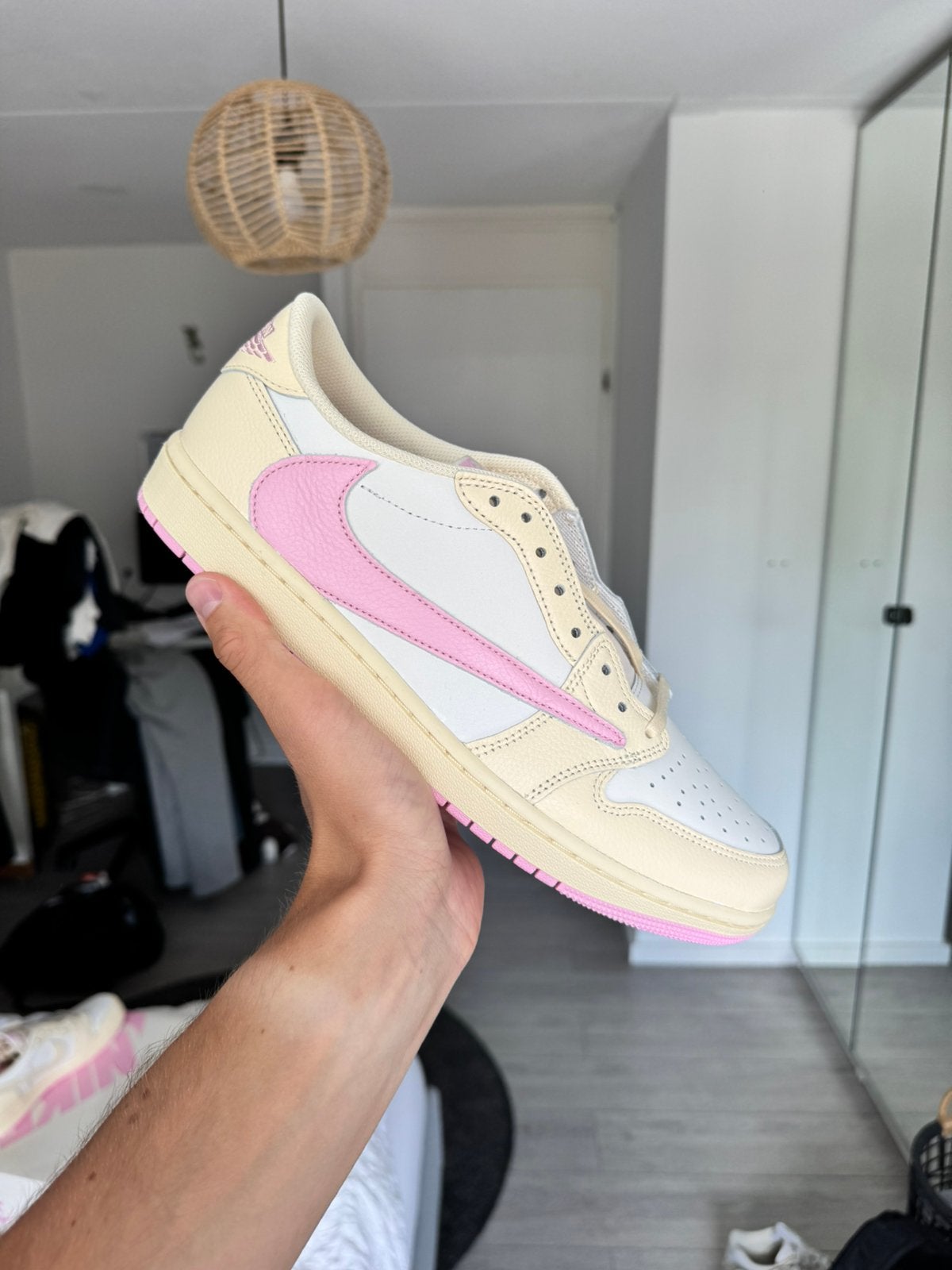 Jordan 1 Travis Scott Shy Pink, 45,5, Overige kleuren, Nieuw, Ophalen of Verzenden, Sneakers of Gympen