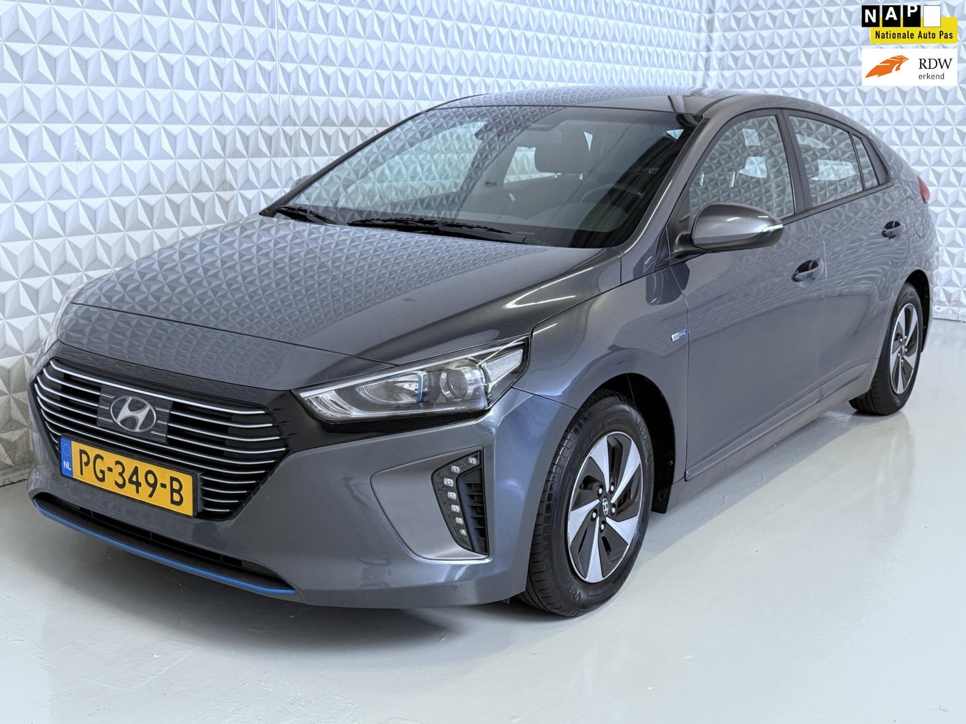 Hyundai IONIQ 1.6 GDi Hybrid - MET MOOI WERK! LEES ADVERTENT, Auto's, 1345 kg, Gebruikt, Euro 6, Origineel Nederlands