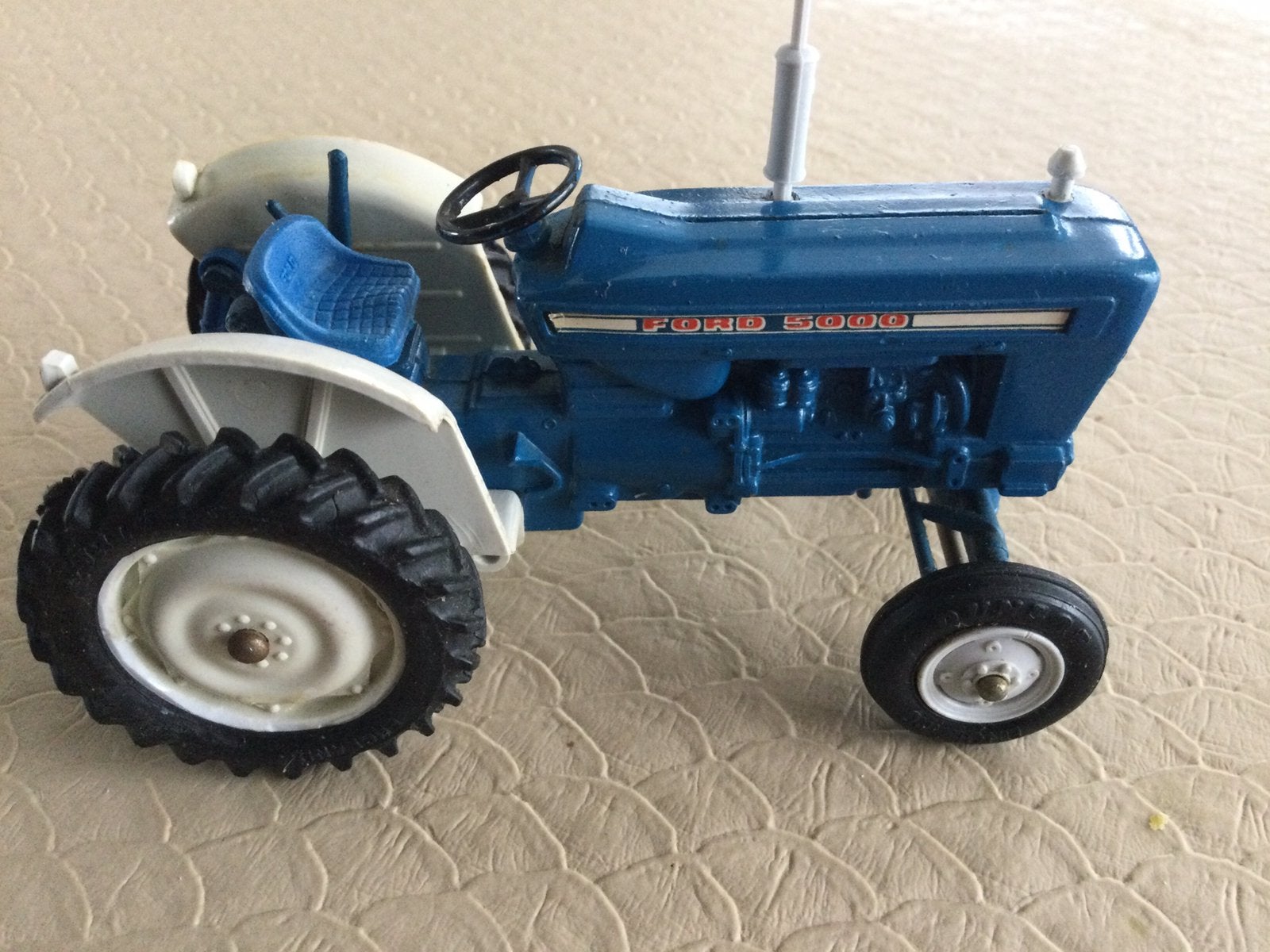 Britains ford 5000 tractor fordson. Zeer mooi., Ophalen of Verzenden, Zo goed als nieuw, Tractor of Landbouw, Britains