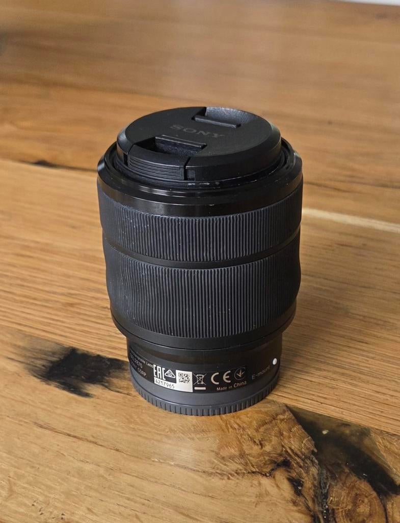 Sony Zoom Lens FE SEL2870, Ophalen of Verzenden, Gebruikt, Standaardlens, Zoom