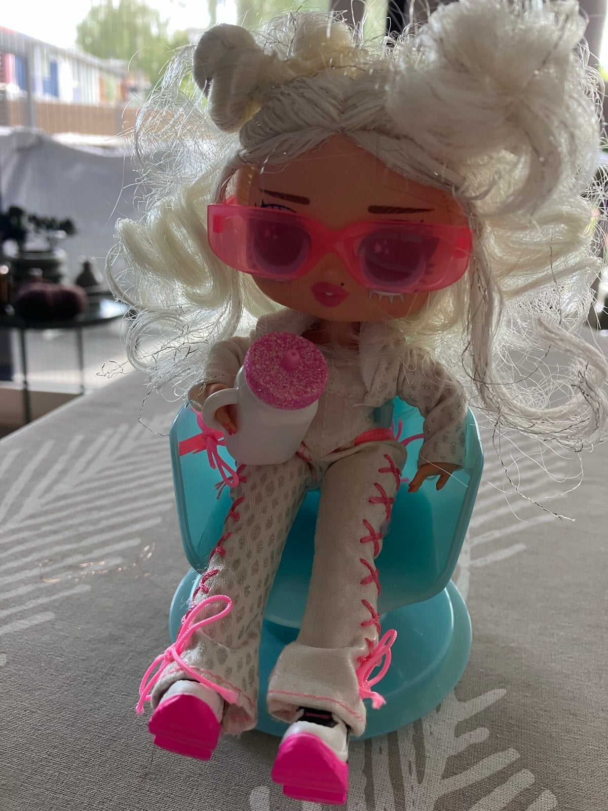 L.O.L. Surprise! O.M.G. pop met accessoires, Kinderen en Baby's, Speelgoed | Poppen, Ophalen of Verzenden, Zo goed als nieuw, Overige typen