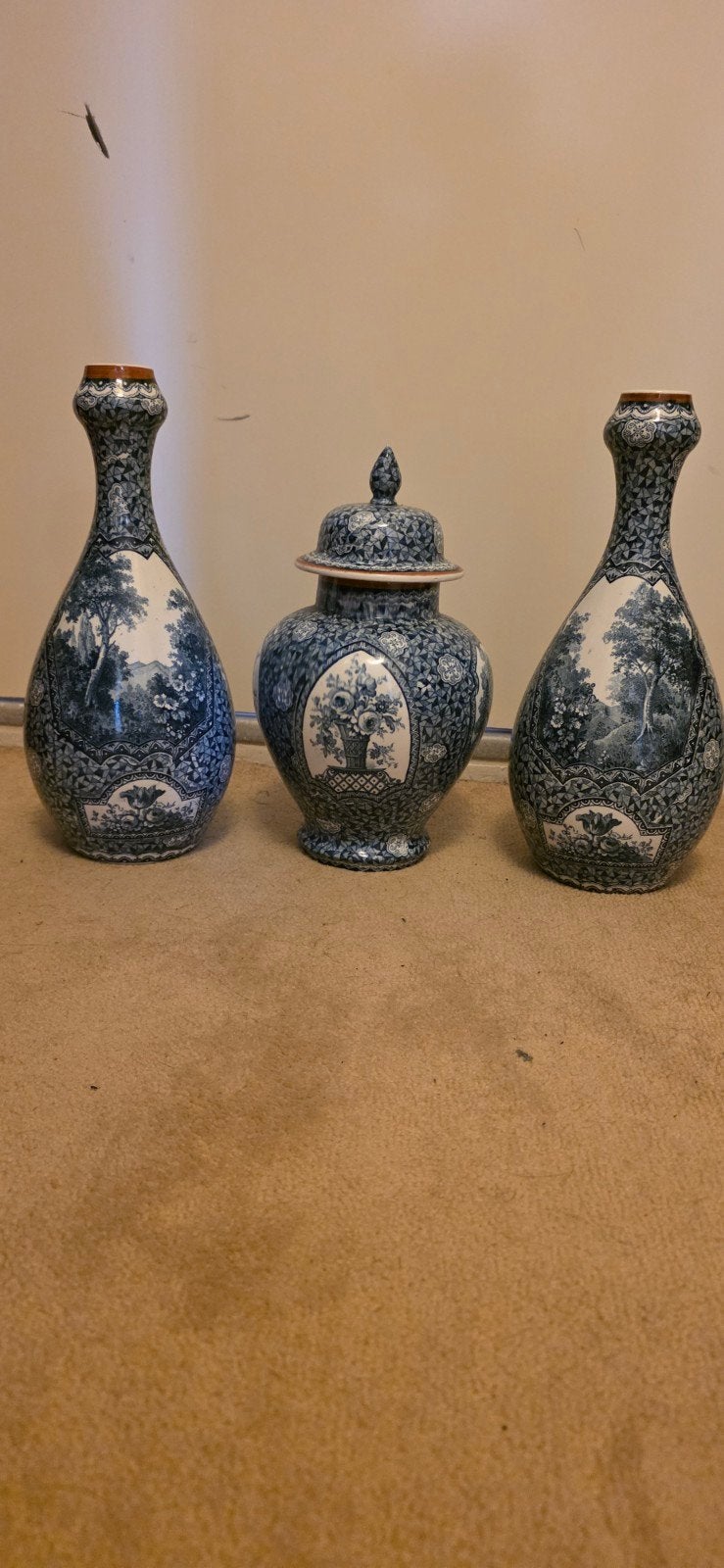 Villeroy & Boch: Set van 3 blauw-witte vazen en pot, Ophalen
