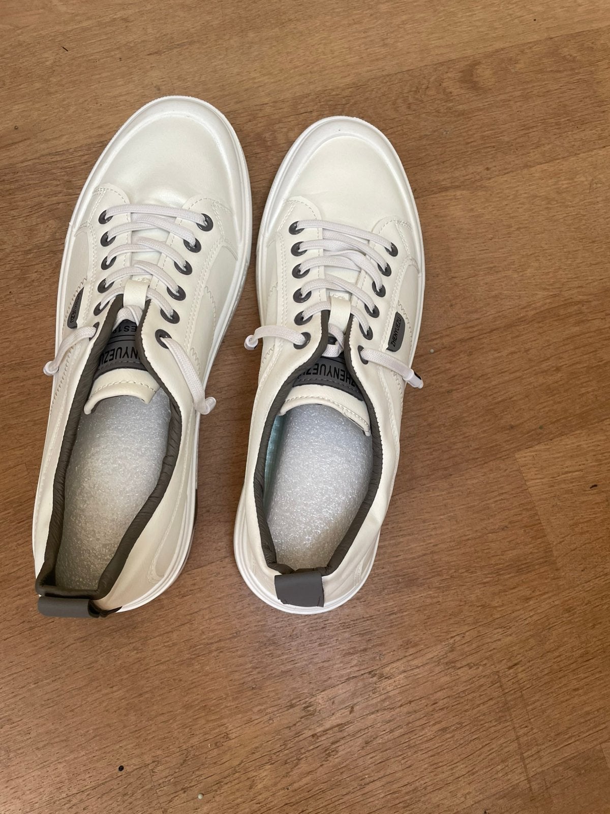Schoenen maat 44, Wit, Nieuw, Ophalen of Verzenden, Sneakers of Gympen
