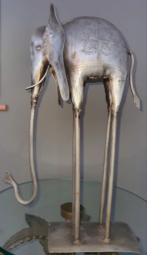 Olifant beeld sculptuur
handgemaakt metaalsoort
gaaf, Ophalen of Verzenden, Handgemaakt, Beeld, 20 - 50 cm