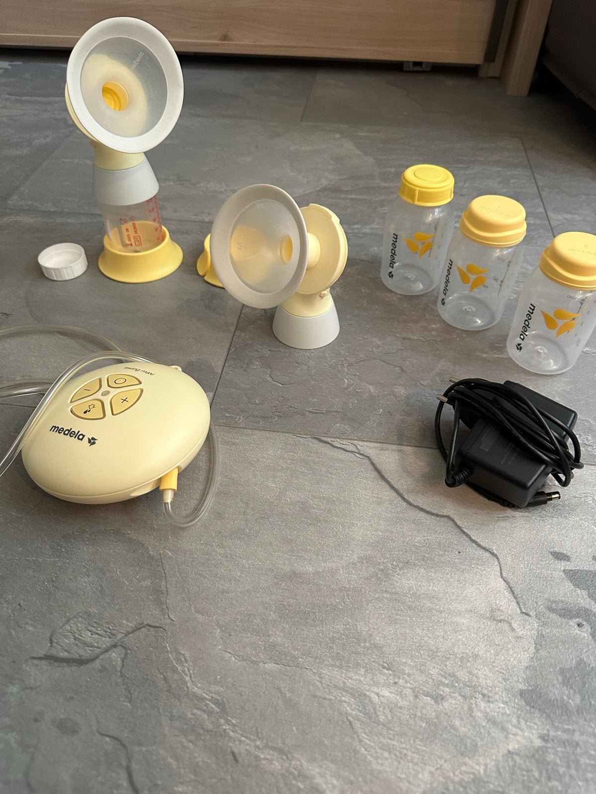 Medela Swing Maxi Dubbele Borstkolf met Flessen, Ophalen of Verzenden, Gebruikt, Borstkolf