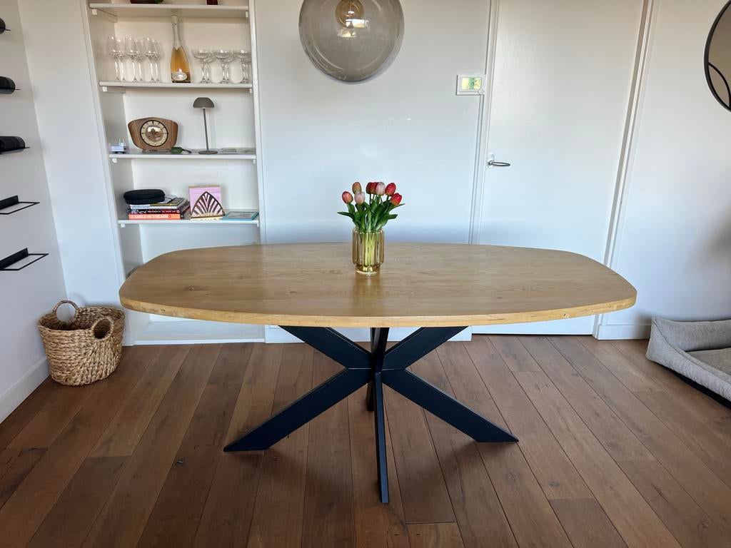 Eikenhouten eettafel ovaal (180cm) - zwart onderstel, Huis en Inrichting, Ophalen, 50 tot 100 cm, 150 tot 200 cm, Eikenhout