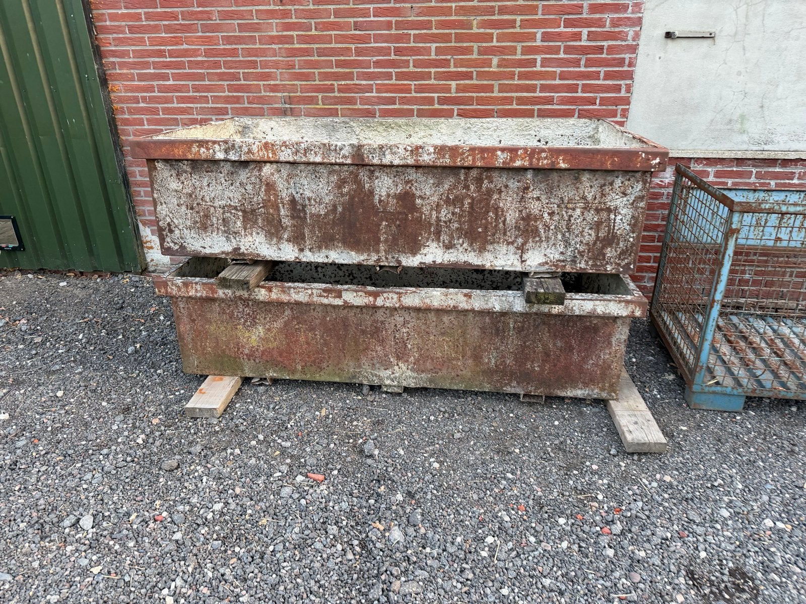Metalen bak brandton puinbak vijver ect., Ophalen, Gebruikt