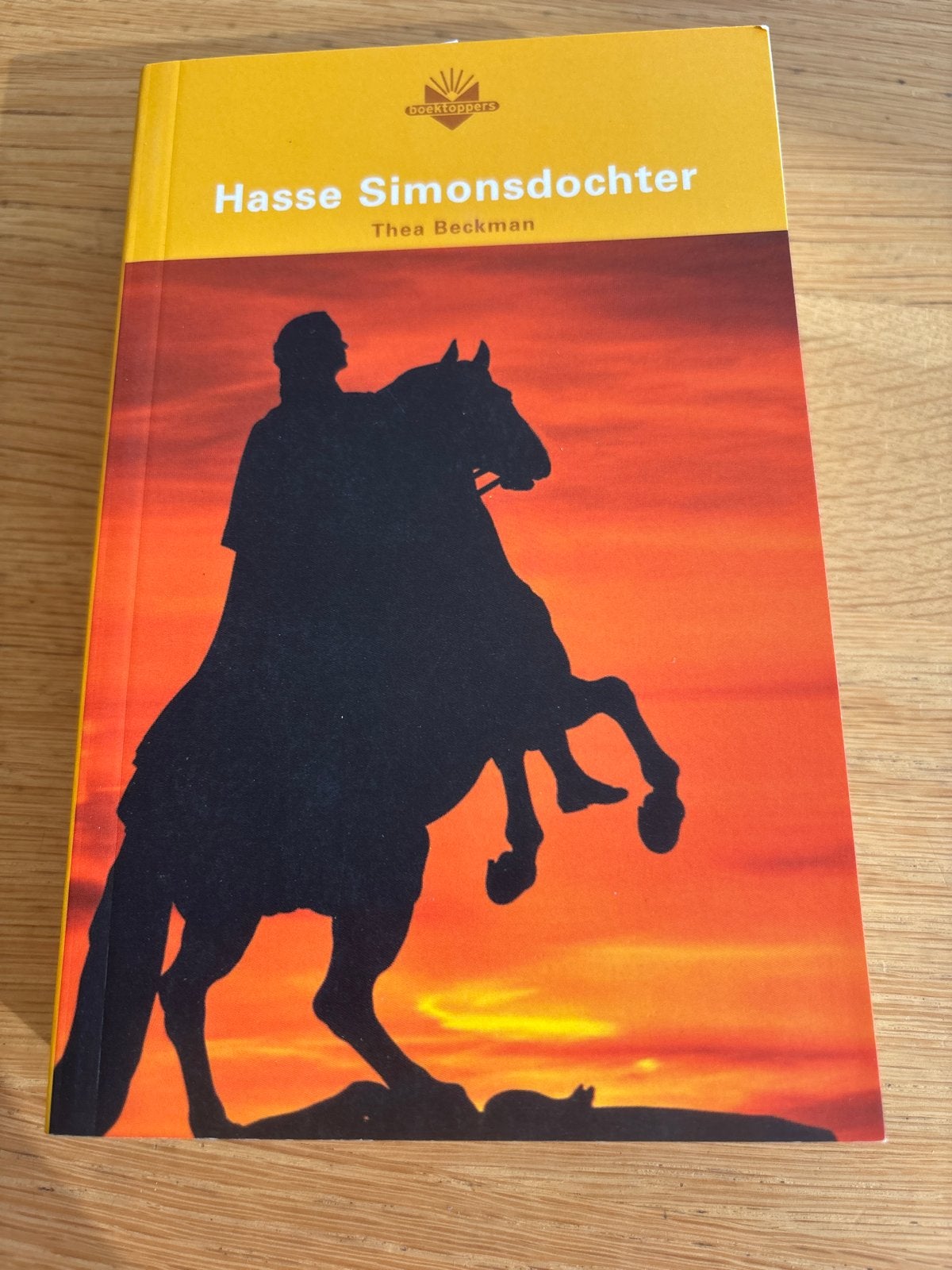 Hasse Simonsdochter - Thea Beckman (Boektoppers), Boeken, Ophalen of Verzenden, Zo goed als nieuw