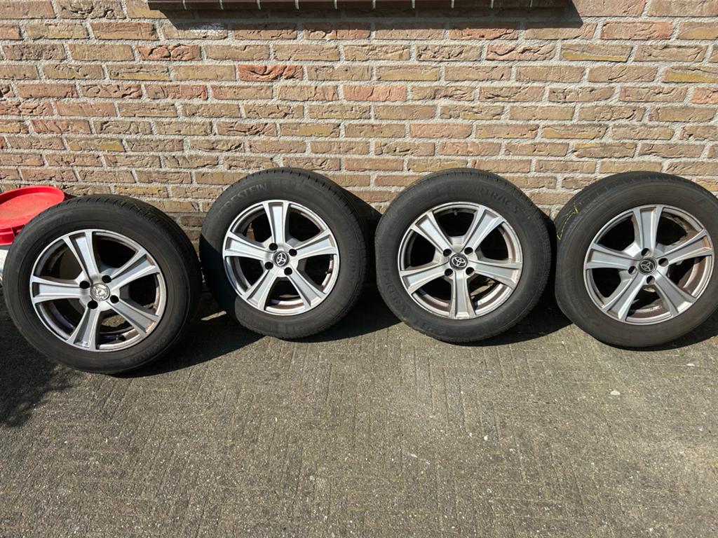Set van 4 Toyota velgen met zomerbanden 195/60 R15, Auto-onderdelen, Ophalen, Gebruikt, 15 inch, Banden en Velgen