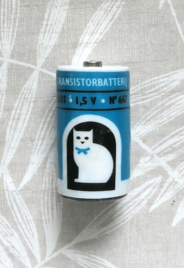 Witte Kat batterij 1,5V monocel jaren '60, Ophalen of Verzenden, Gebruikt, Gebruiksvoorwerp