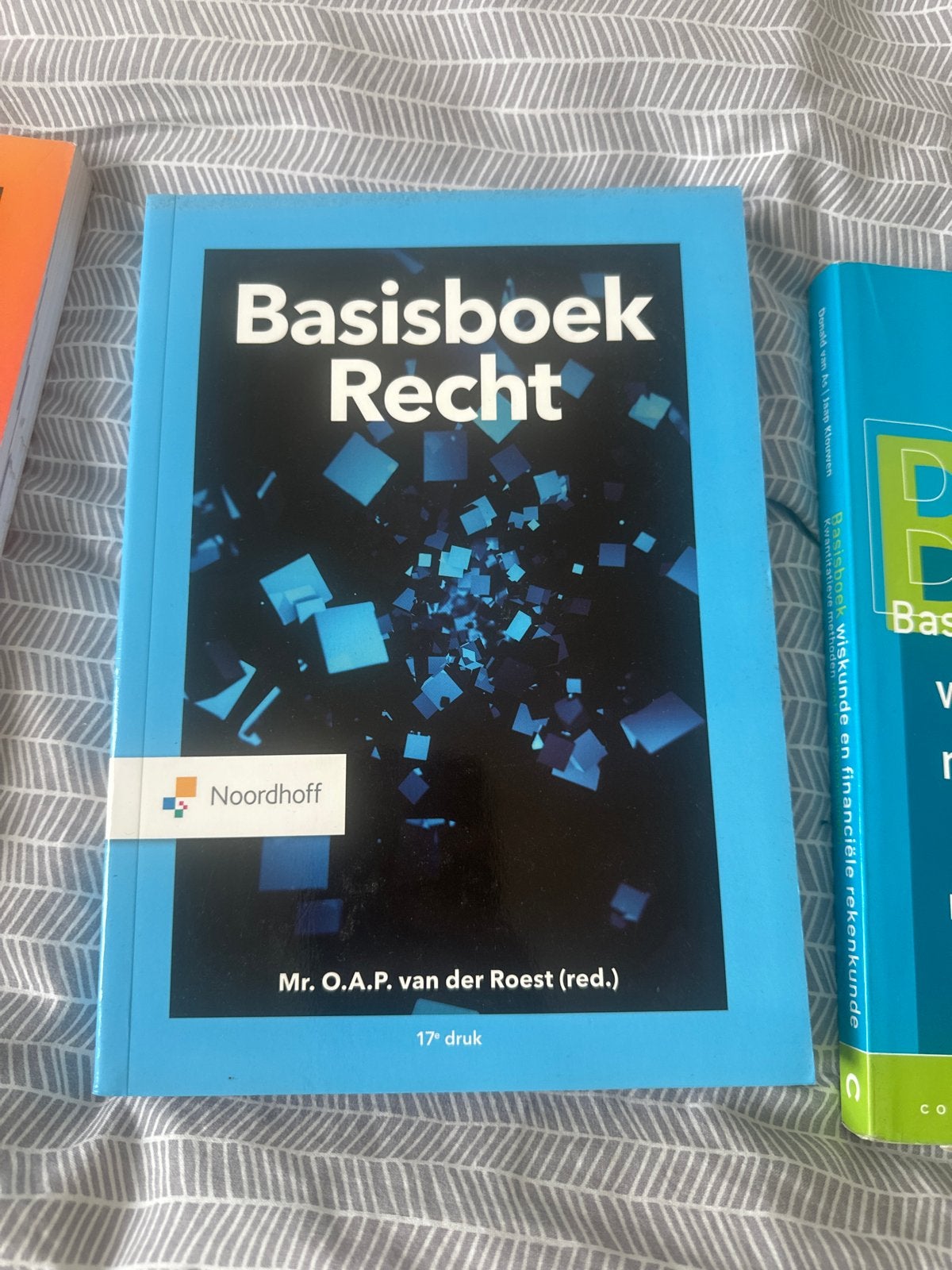 Basisboek Recht - 17e druk - Mr. O.A.P. van der Roest, Ophalen of Verzenden, Gamma, Zo goed als nieuw, HBO