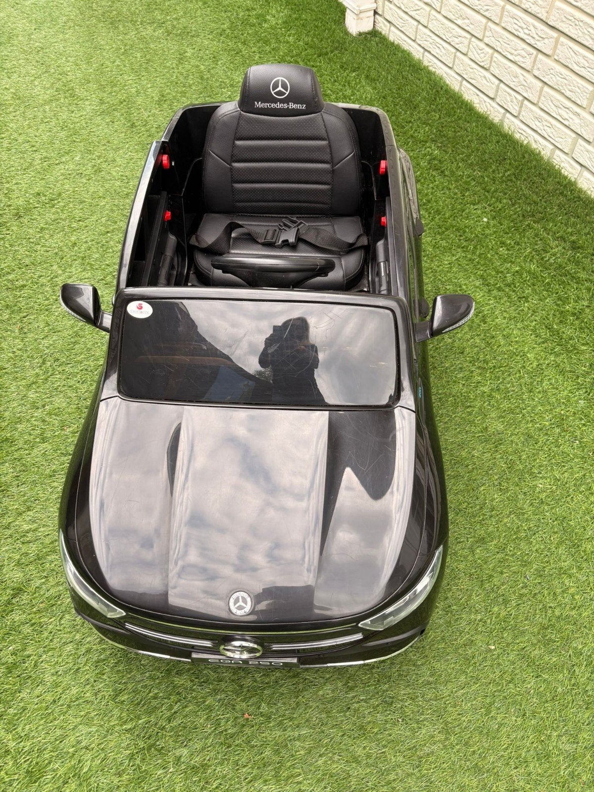 Elektrische mercedes met muziek en moter geluid, Kinderen en Baby's, Speelgoed | Speelgoedvoertuigen, Ophalen of Verzenden, Zo goed als nieuw