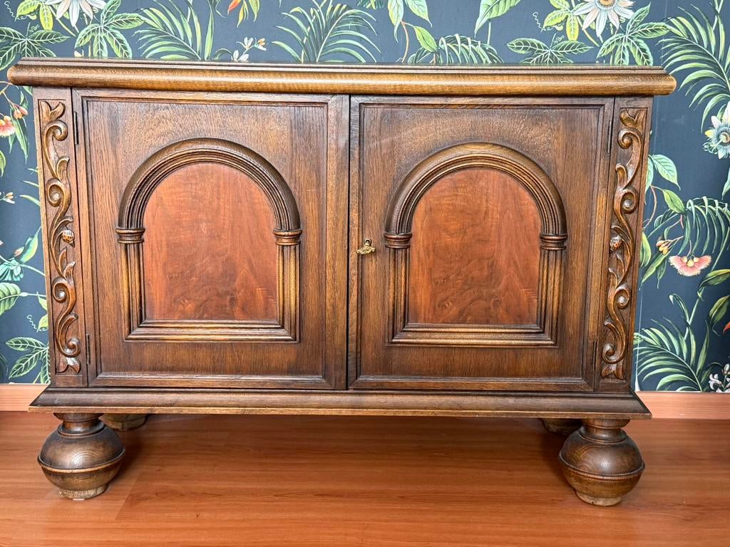 Prachtige houten dressoir / kast, Huis en Inrichting, Kasten | Dressoirs, Ophalen of Verzenden, Gebruikt, 25 tot 50 cm, 100 tot 150 cm