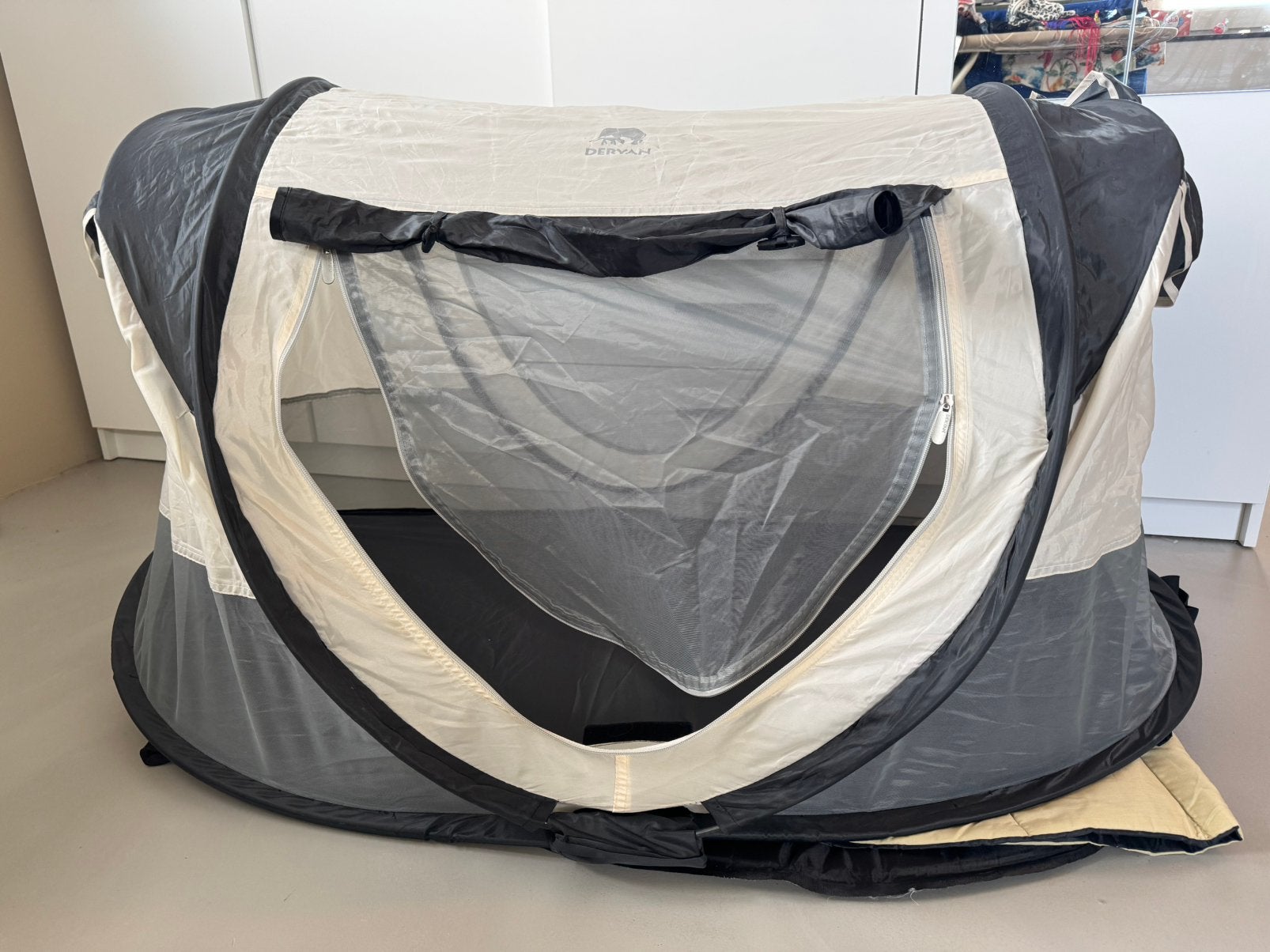 Deryan Luxe campingbedje - incl. matras en draagtas - cream, Kinderen en Baby's, Ophalen, Zo goed als nieuw, Reisbedje