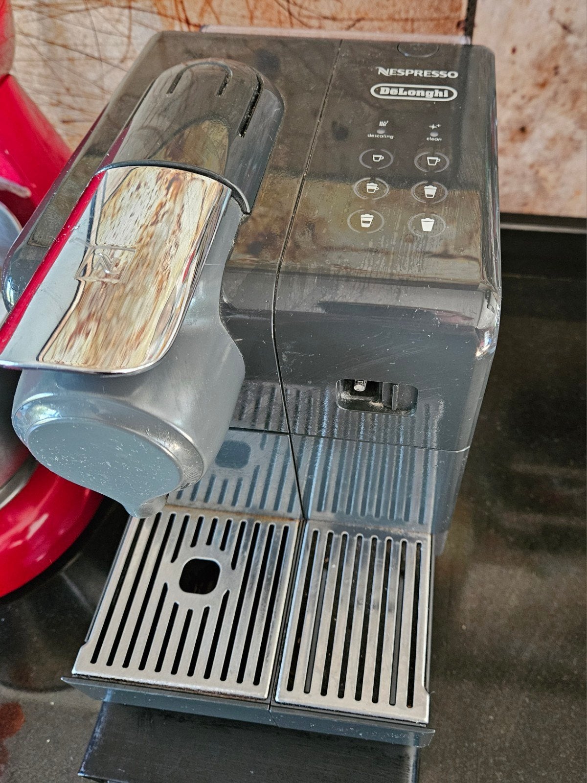 Nespresso DeLonghi koffiezetapparaat met lade voor cups, Witgoed en Apparatuur, Koffiezetapparaten, Ophalen, Gebruikt, Koffiemachine