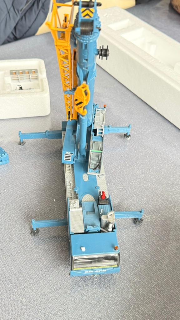 Liebherr LTM 1110-5.1 Sarens schaalmodel 1:50, Ophalen of Verzenden, Zo goed als nieuw, Overige typen