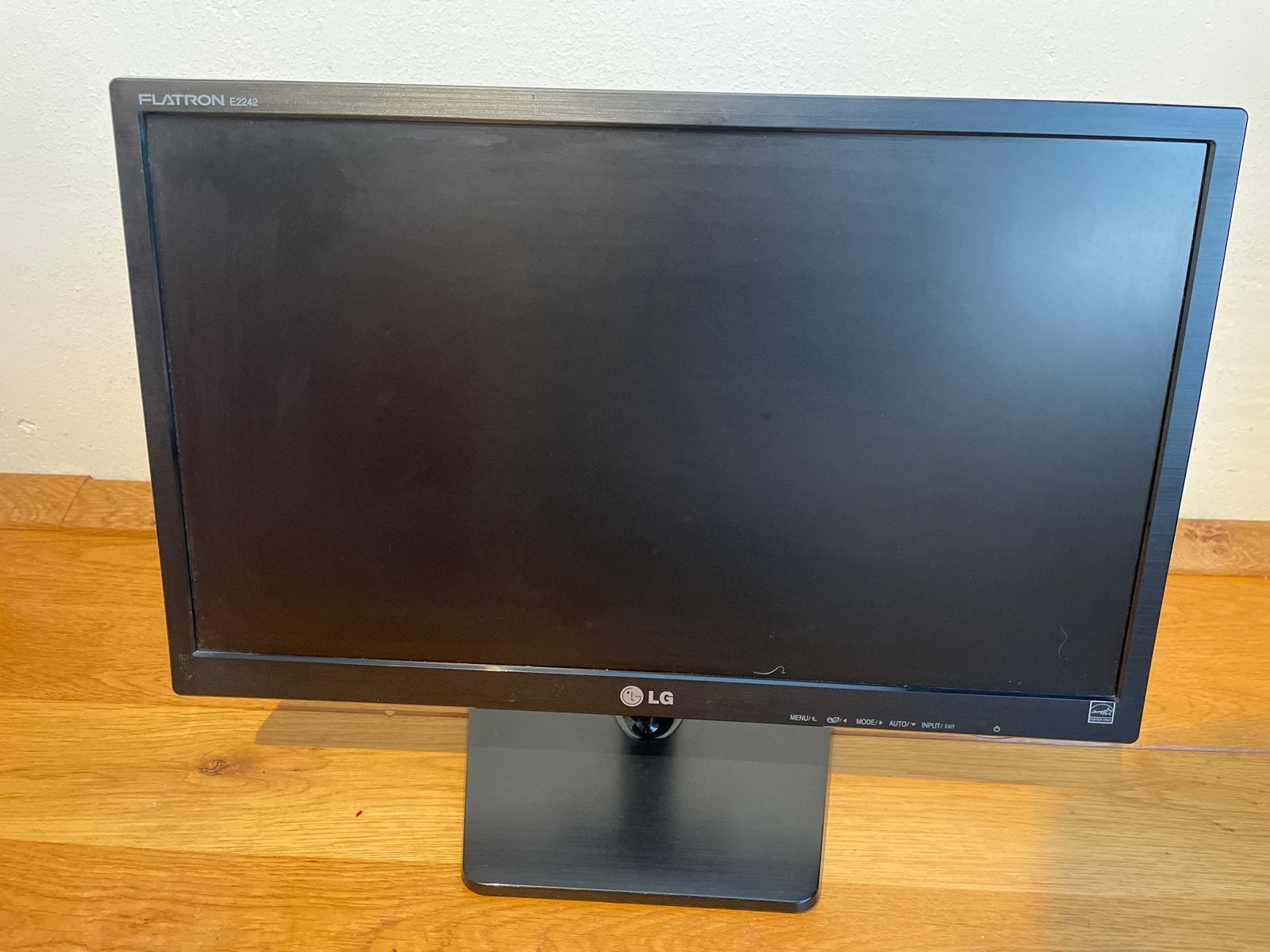 LG Flatron E2242C Monitor - 21.5 inch Full HD, Ophalen, Gebruikt, Full HD, VGA