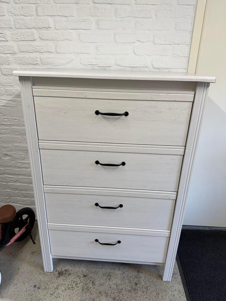 IKEA BRUSALI ladekast met 4 lades, Huis en Inrichting, Kasten | Ladekasten, Gebruikt, 100 tot 150 cm, 3 of 4 laden, 25 tot 50 cm