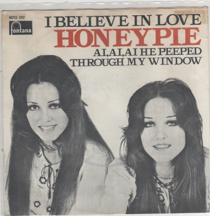 Nederpop: Zusjes Paay- Honeypie- I believe in Love, Cd's en Dvd's, 7 inch, Ophalen of Verzenden, Zo goed als nieuw, Beschermende buitenhoes
