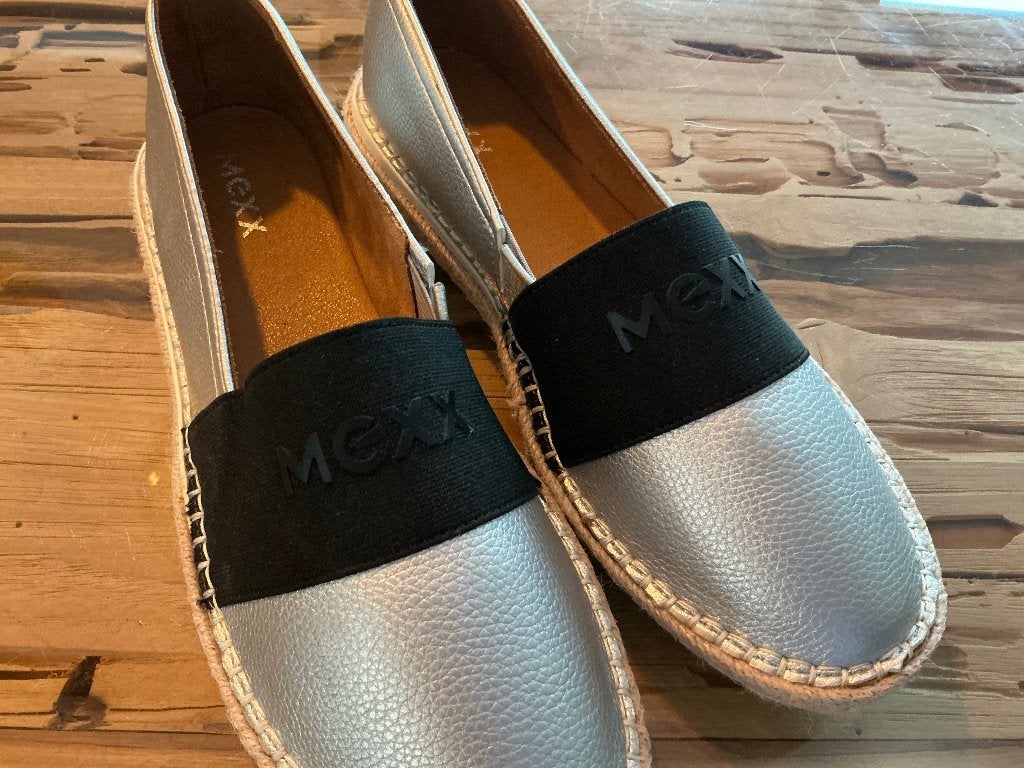 Nieuwe instappers merk Mexx maat 38/39, Kleding | Dames, Mexx, Overige kleuren, Instappers, Nieuw