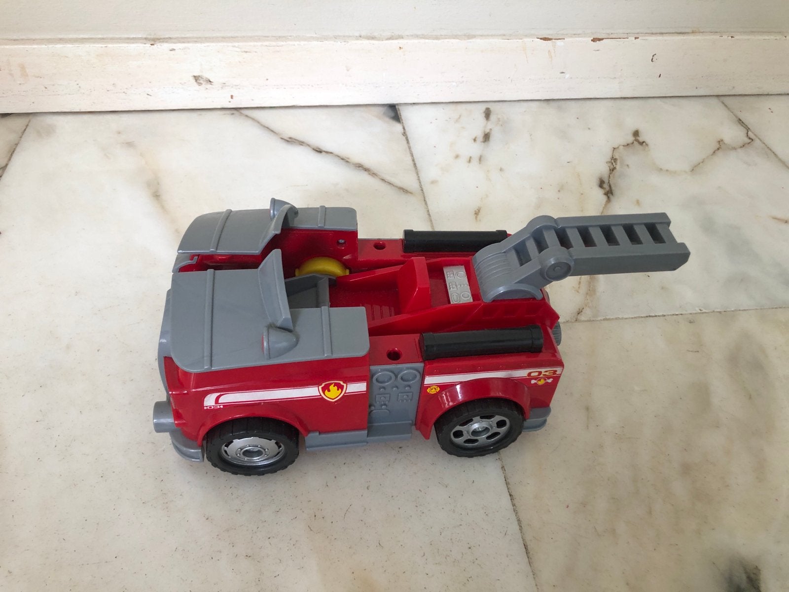 Paw Patrol vliegtuig en brandweerauto 2-in-1, Kinderen en Baby's, Speelgoed | Speelgoedvoertuigen, Ophalen of Verzenden, Zo goed als nieuw
