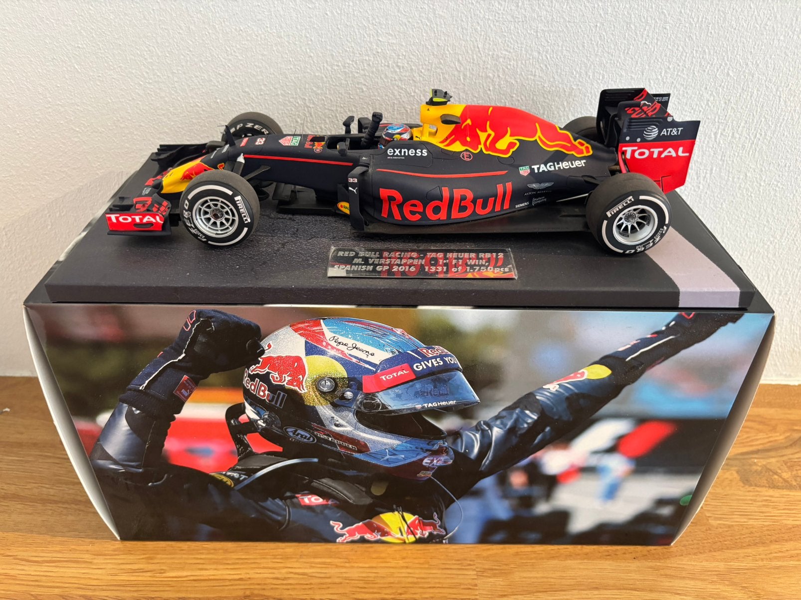 Max verstappen RB12 1ste win spanje 2016 1:18 model, Verzamelen, Ophalen of Verzenden, Zo goed als nieuw, Formule 1