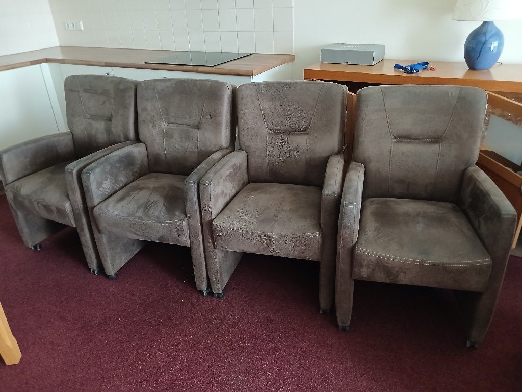eetkamerstoelen 4x, Ophalen, Kunststof, Gebruikt, Vier