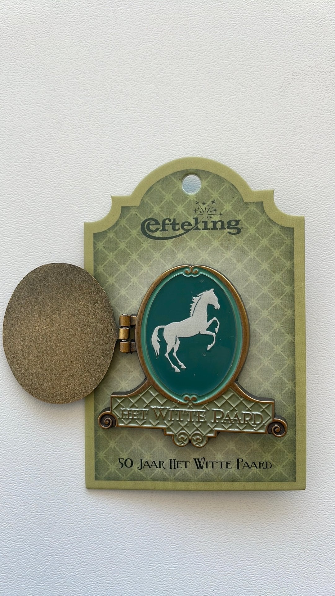 Efteling pin 50 Jaar Het Witte Paard EPP 484 op kaartje, Ophalen of Verzenden, Nieuw, Button of Speldje
