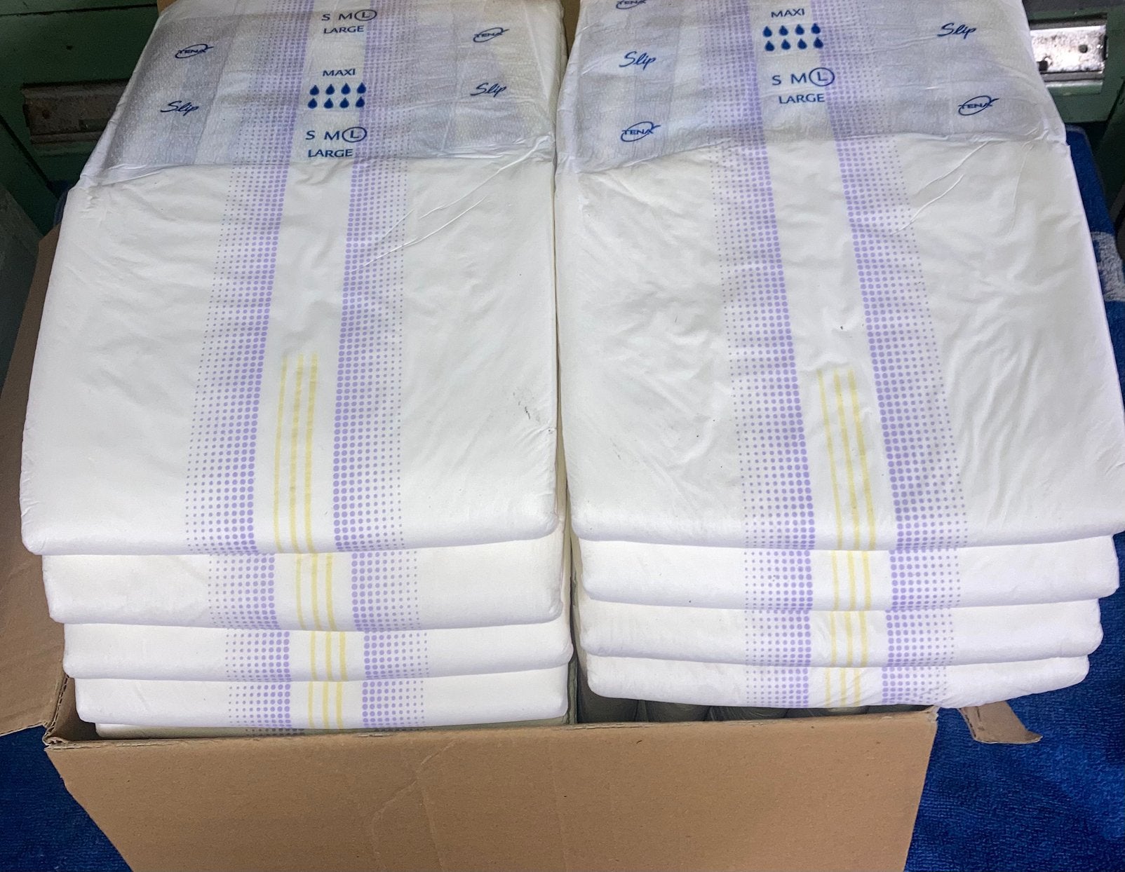 22 Vintage tena maxi slip  maat large luiers, Diversen, Ophalen, Zo goed als nieuw