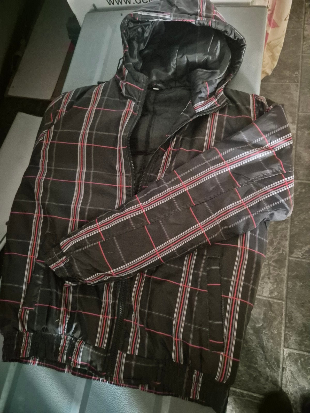 Nieuw!!Handig opvouwbaar jasje met capuchon pinkpop - Maat M, Ophalen of Verzenden, Nieuw, Maat 48/50 (M), Zwart