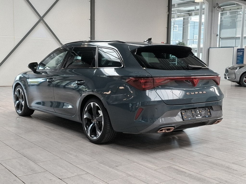 CUPRA Leon Sportstourer 1.5 TSI e-Hybrid 204pk Business | St, Auto's, Cupra, 12 maanden, 4 cilinders, Leder en Stof, Plug-in hybride
