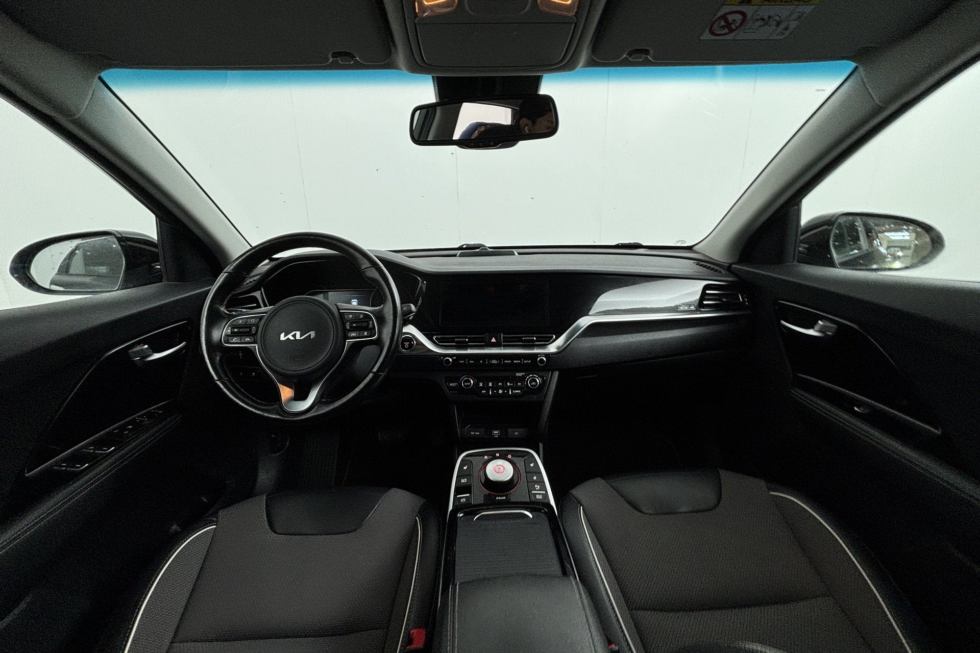 Kia e-Niro Edition 64 kWh 1e-Eig. & Dealer-Onderh BOVAG-Gara, Gebruikt, Zwart, 1712 kg, Leder en Stof
