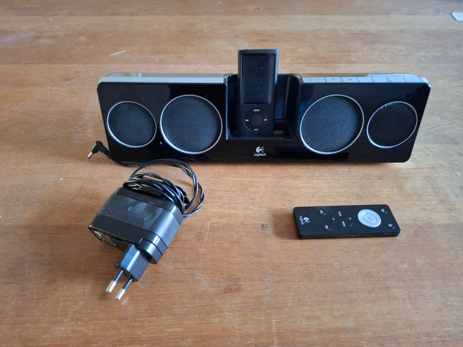 Logitech iPod Docking Station met afstandsbediening, Ophalen, Gebruikt, Zwart, Nano