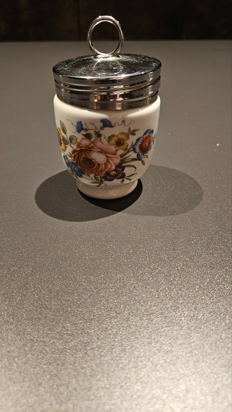 Royal Worcester Porseleinen Eierdopje met Bloemmotief, Ophalen of Verzenden