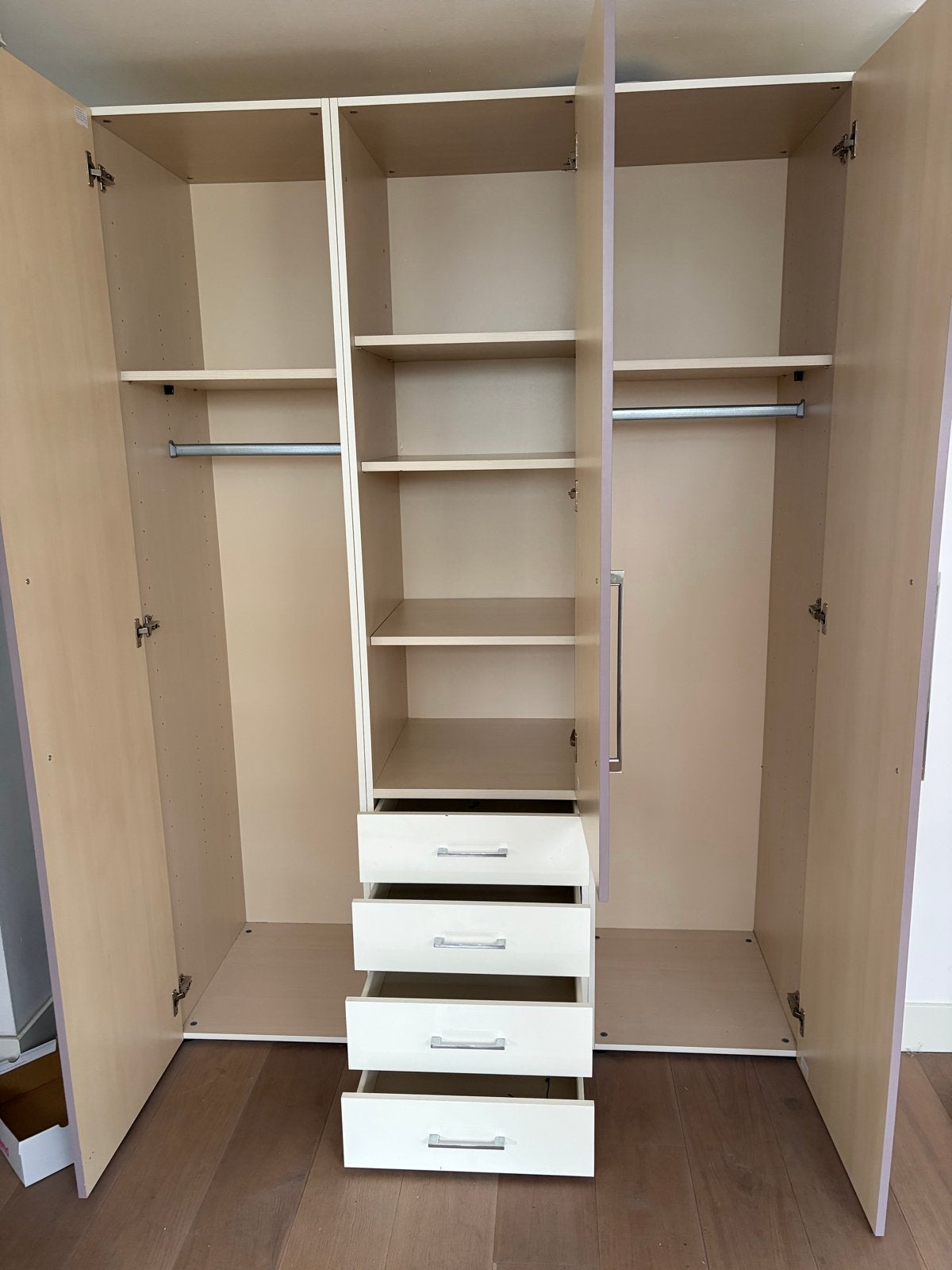 Ruime kledingkast met lades en hangruimte - 5 jaar oud, Ophalen, Gebruikt, 100 tot 150 cm, 200 cm of meer