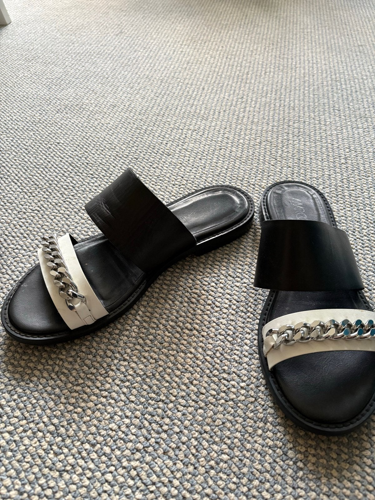 Gratis af te halen: Dames slippers - Maat 38, Kleding | Dames, Ophalen, Gedragen, Zwart, Slippers