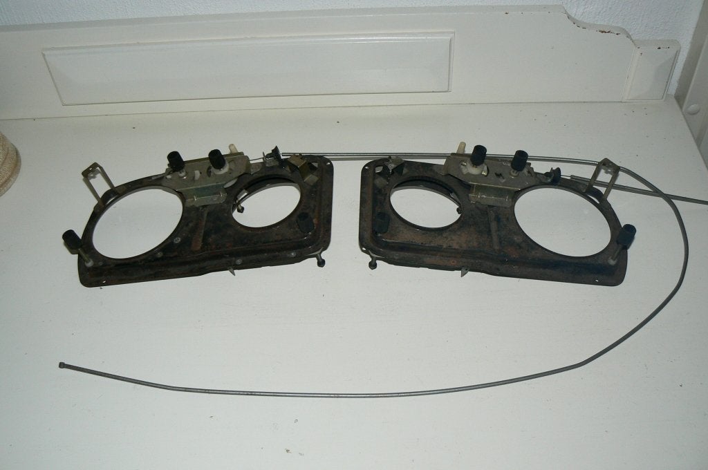 Koplampframe links + rechts Renault 16TX 1973-1975 N.O.S, Ophalen of Verzenden, Nieuw, Oldtimer onderdelen