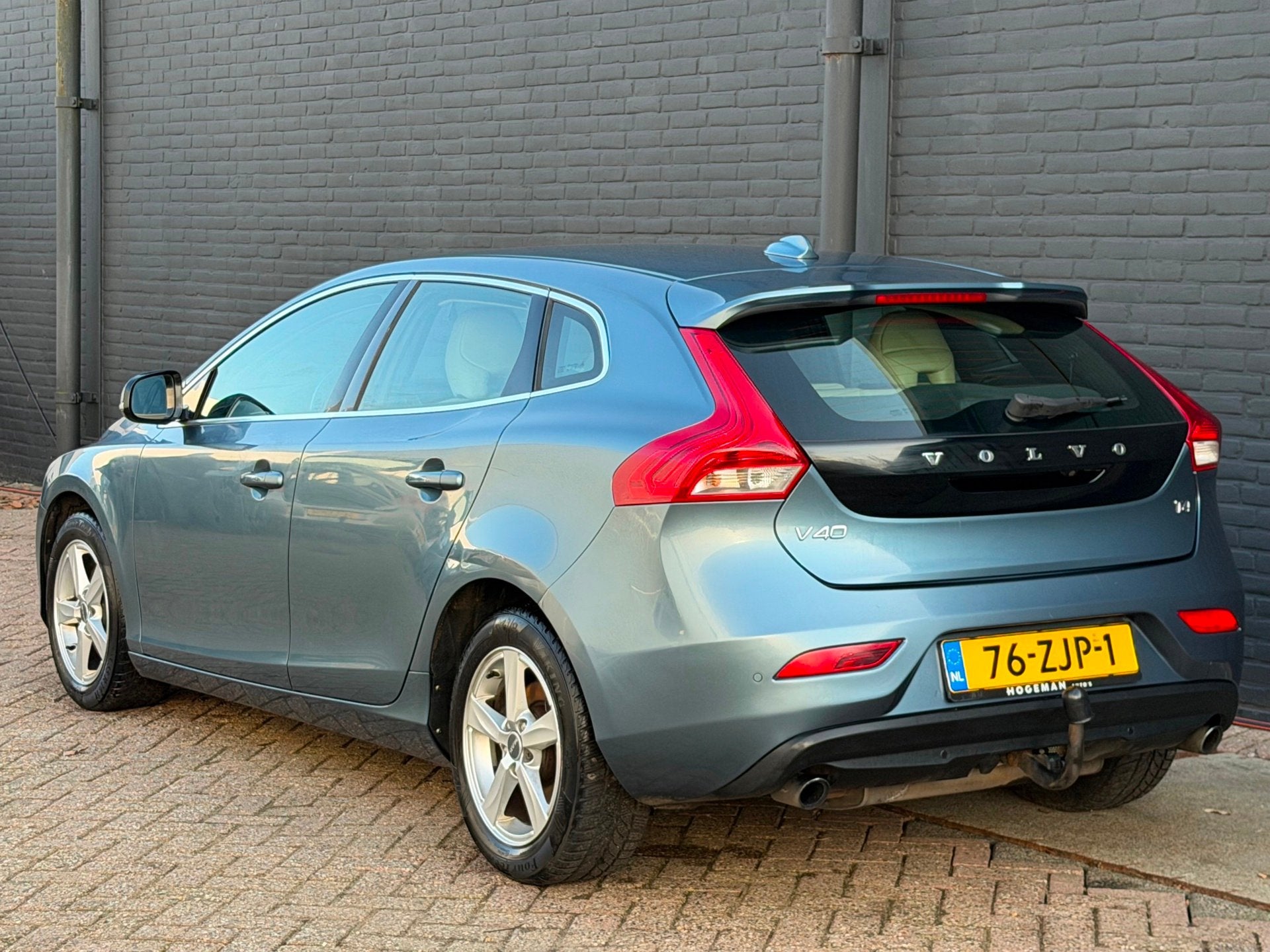 Volvo V40 1.6 T4 Summum MOTOR KAPOT! EXPORT, Auto's, Voorwielaandrijving, Stof, Gebruikt, Beige