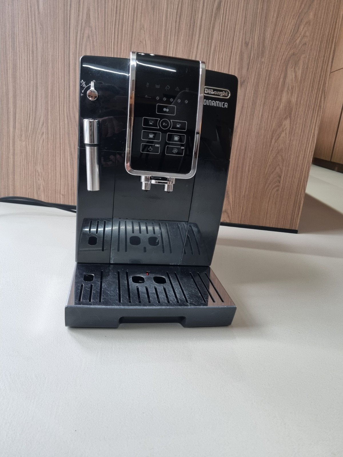 De'Longhi Dinamica ECAM350.15 VolautomatischeEspressomachine, Witgoed en Apparatuur, Ophalen, Gebruikt, 10 kopjes of meer, Koffiemachine