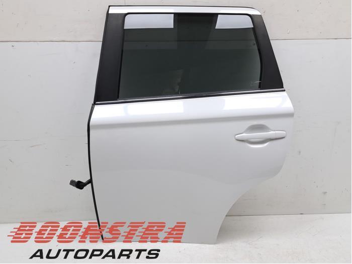 Portier 4Deurs links-achter van een Mitsubishi Outlander (W1, Gebruikt, -, Deur, -