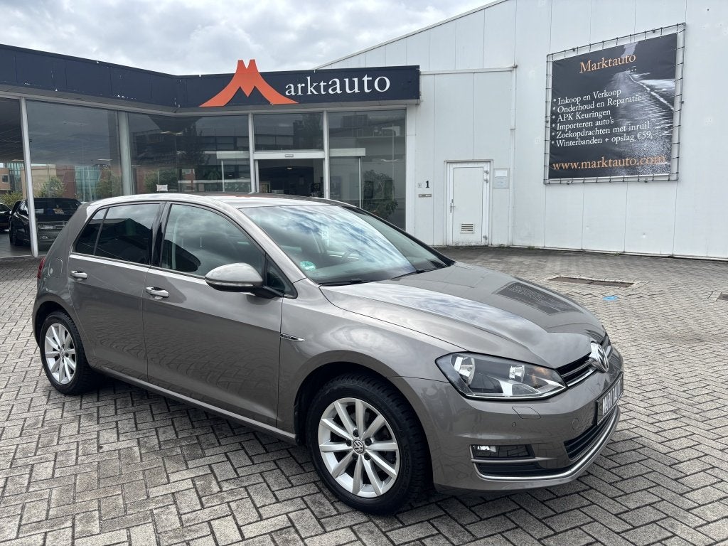 Volkswagen Golf 1.2 TSI Lounge Climate Cruise Trekhaak Stoel, Gebruikt, 4 cilinders, 610 kg, Bedrijf