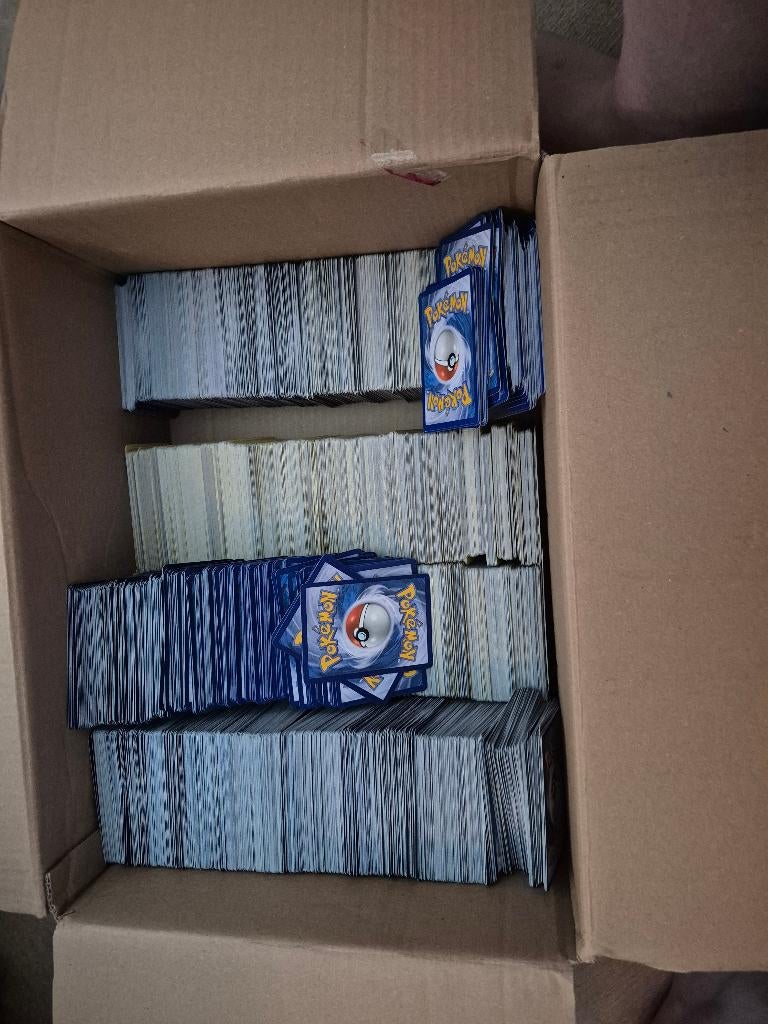 Mega bulk Partij van 5000 pokemon kaarten. Veel holo's., Ophalen of Verzenden, Zo goed als nieuw, Meerdere kaarten