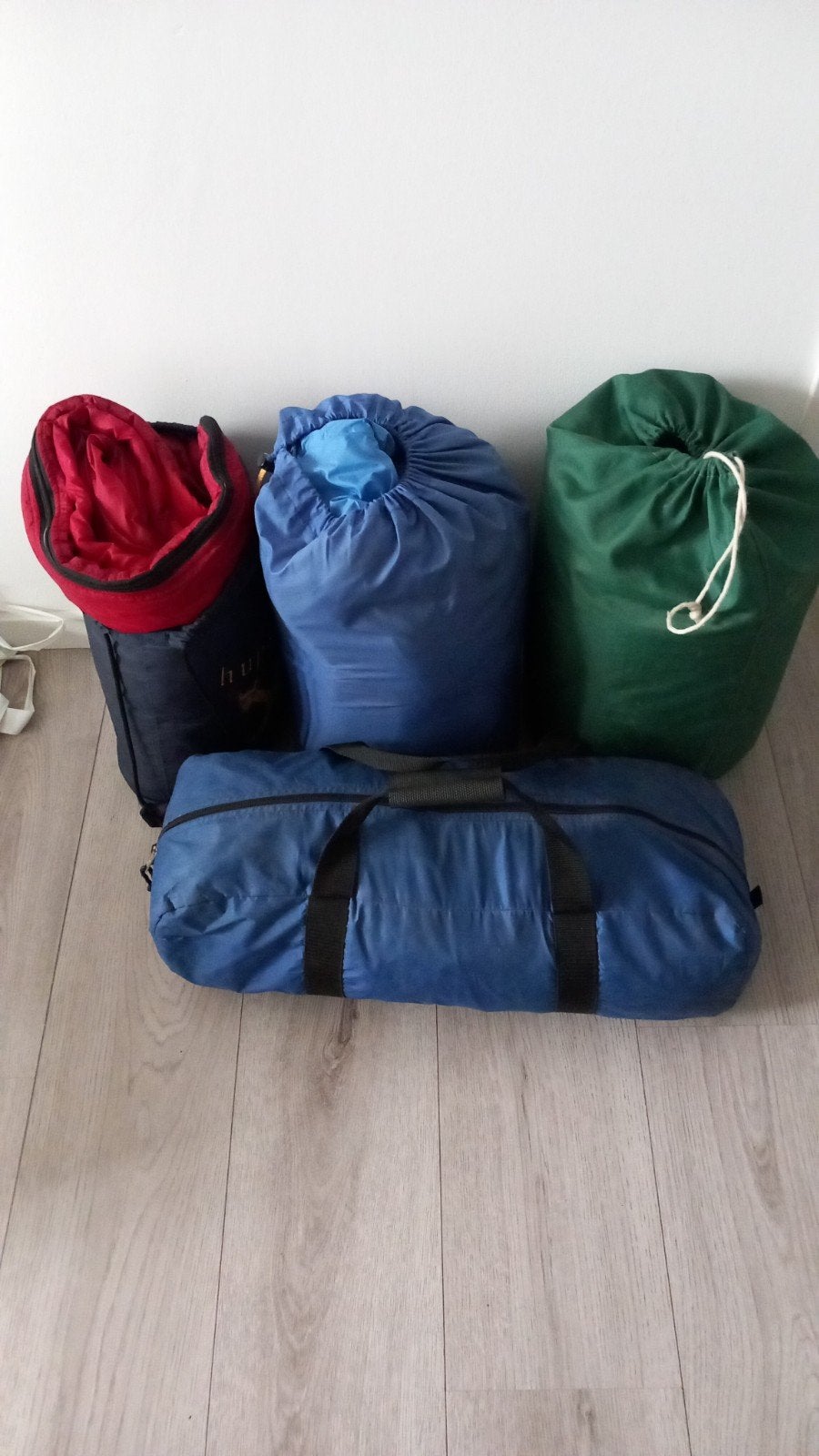 2 persoons tent en 3 slaapzakken, Caravans en Kamperen, Tenten, Ophalen of Verzenden, Gebruikt